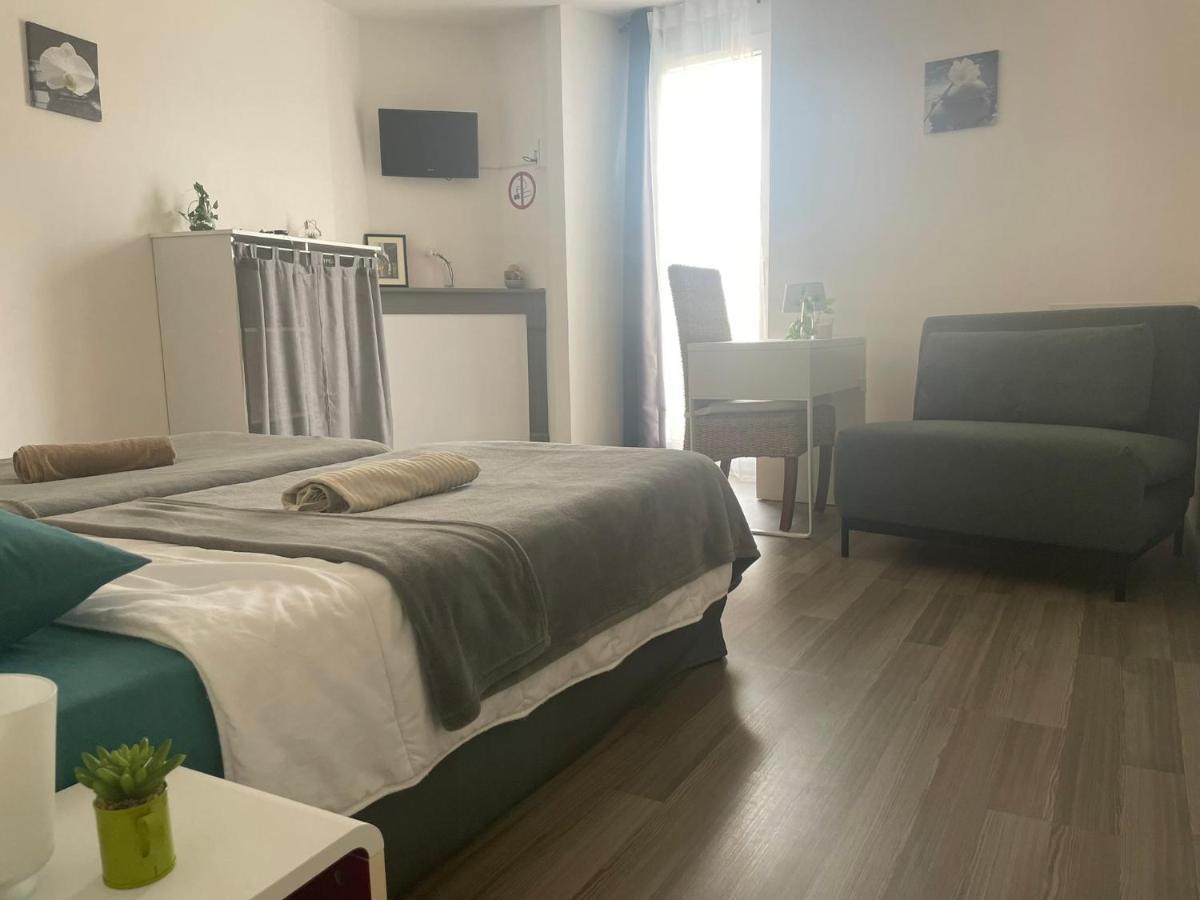 Gite:"Sur Le Chemin" Livinhac-le-Haut Dış mekan fotoğraf