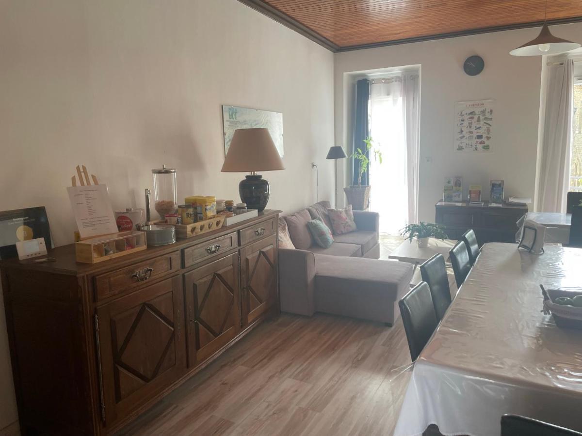Gite:"Sur Le Chemin" Livinhac-le-Haut Dış mekan fotoğraf